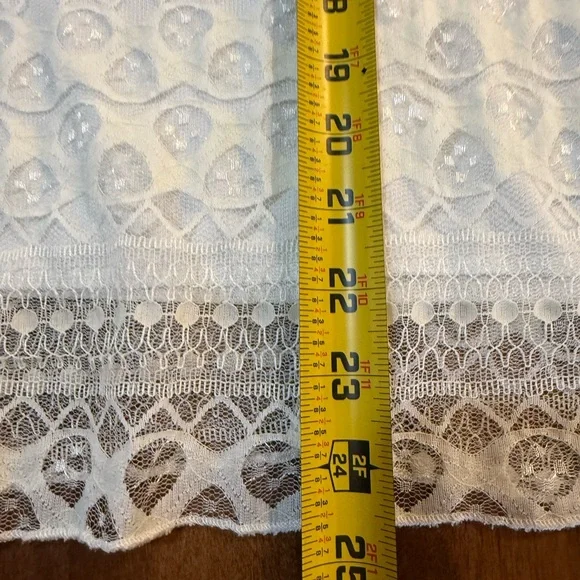 Shannon Ford New York 1X cream Lace Short Sleeve Lined  Top - Picture 8 of 8